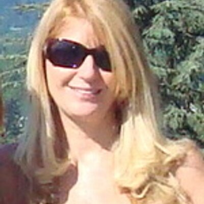 Profile Picture of Lori Lowe (@LoriLenore) on Twitter