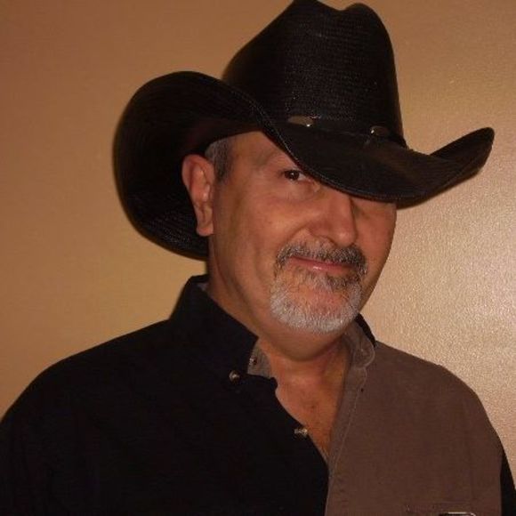 Profile Picture of Howard Young (@hyoung7119) on Poshmark