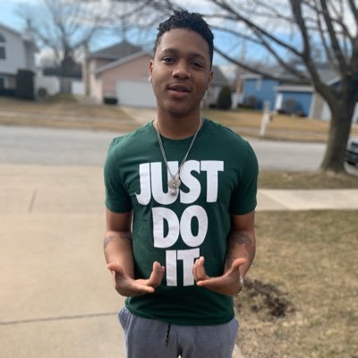 Profile Picture of 🅿️3️⃣⚡️⚡️⭕️ (@PessoDee) on Twitter