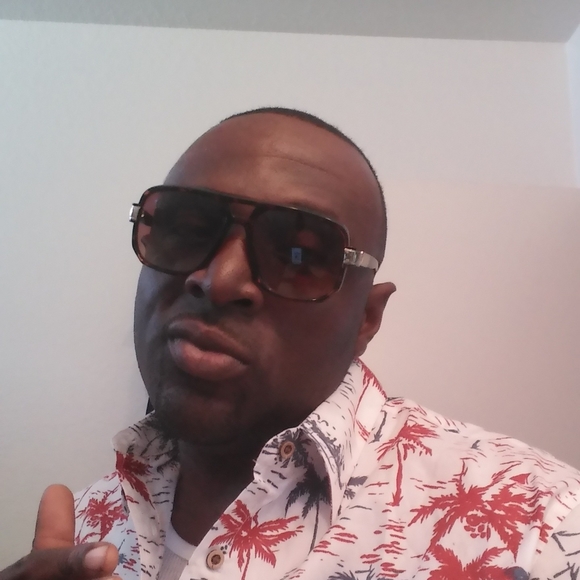 Profile Picture of Omar Collins (@oc_90746) on Poshmark