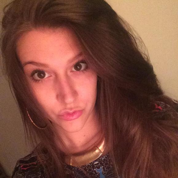 Profile Picture of Jessica Bodolay (@jbodolay) on Poshmark