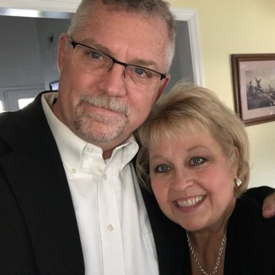 Profile Picture of Kim Thomas-LaRue (@thomas_larue) on Twitter