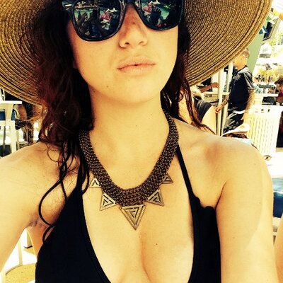 Profile Picture of Jenna Campbell (@cennajampbell) on Twitter