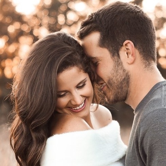 Profile Picture of Kayla Weers (@kaylaww) on Poshmark