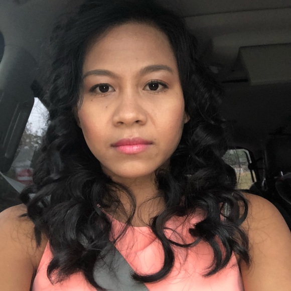 Profile Picture of Luh Mertasih (@imertasih0411) on Poshmark