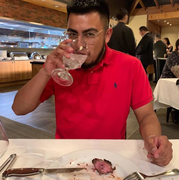 Profile Picture of Julian Rosas (@julzvault) on Poshmark