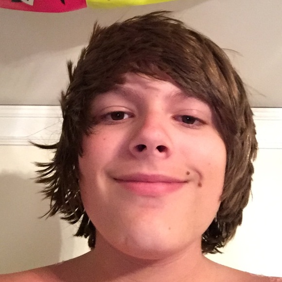 Profile Picture of Carson Thomas (@carson_thomas) on Poshmark