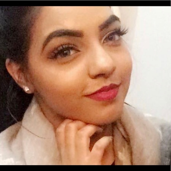 Profile Picture of Sheenal Dutt (@sheenaldutt) on Poshmark