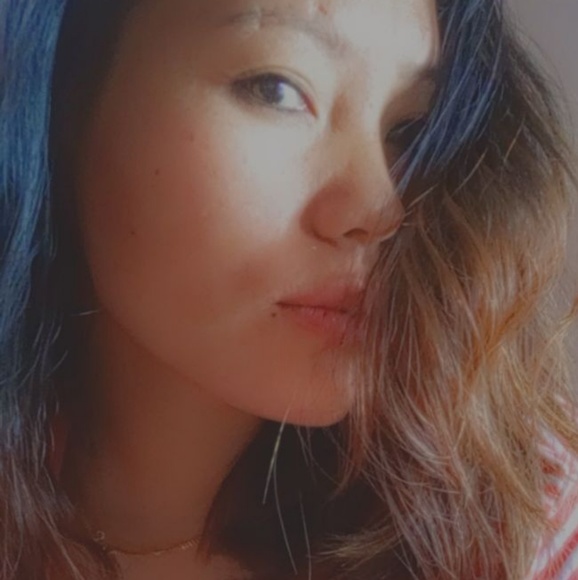Profile Picture of Rapona limboo Limboo (@rapona) on Poshmark
