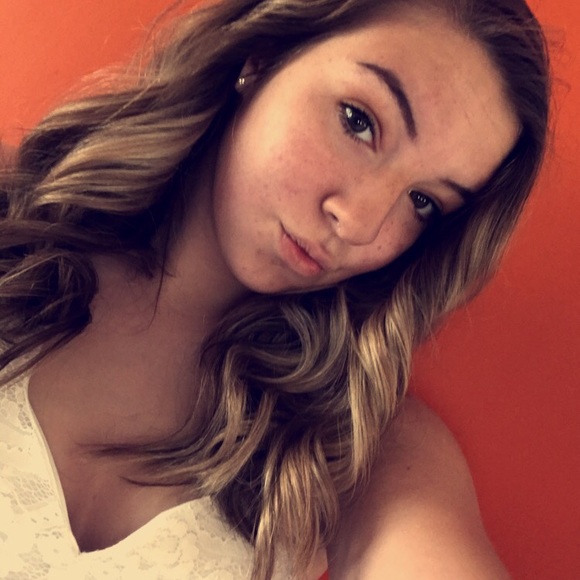 Profile Picture of Lily Matarazza (@lilym7023) on Poshmark