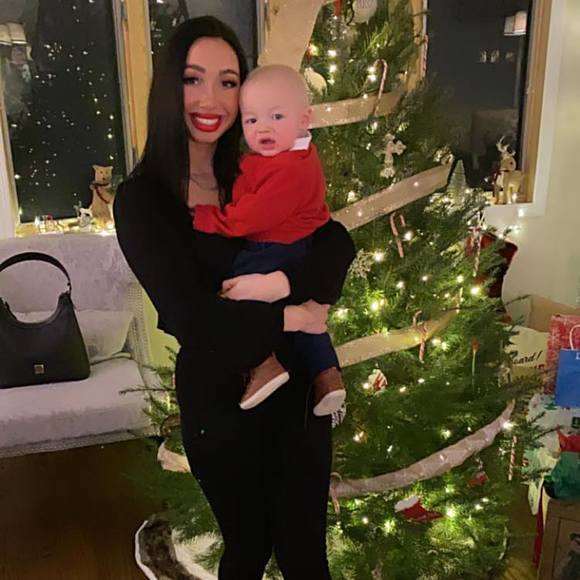 Profile Picture of Danielle Lux (@dluuuxxx) on Poshmark