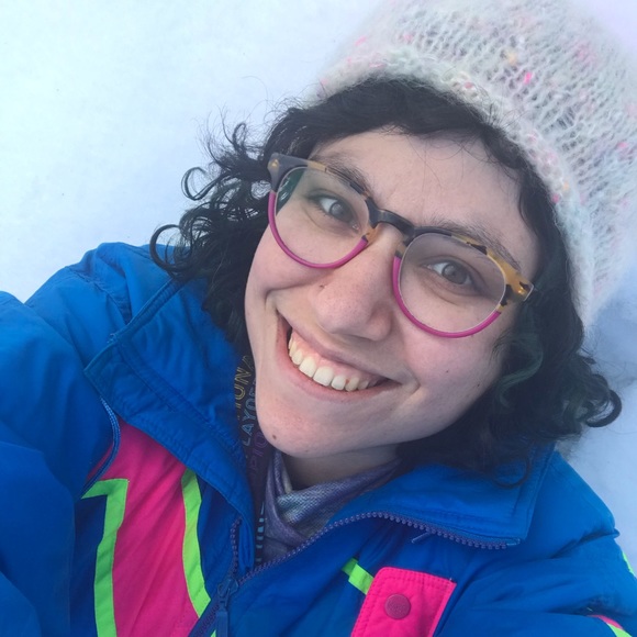 Profile Picture of Staci Akselrod (@staciakselrod) on Poshmark