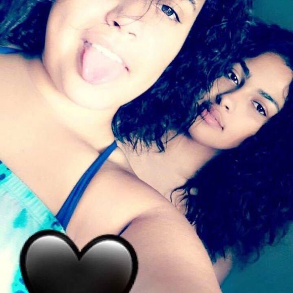 Alissa Burnley - Poshmark Profile Picture of Alissa Burnley (@alissaburnley) on Poshmark