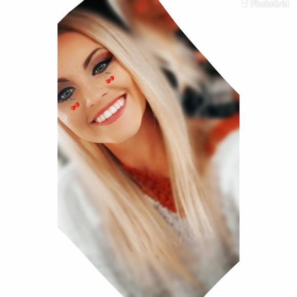 Profile Picture of Savannah Stewart (@vannahmarie2011) on Poshmark