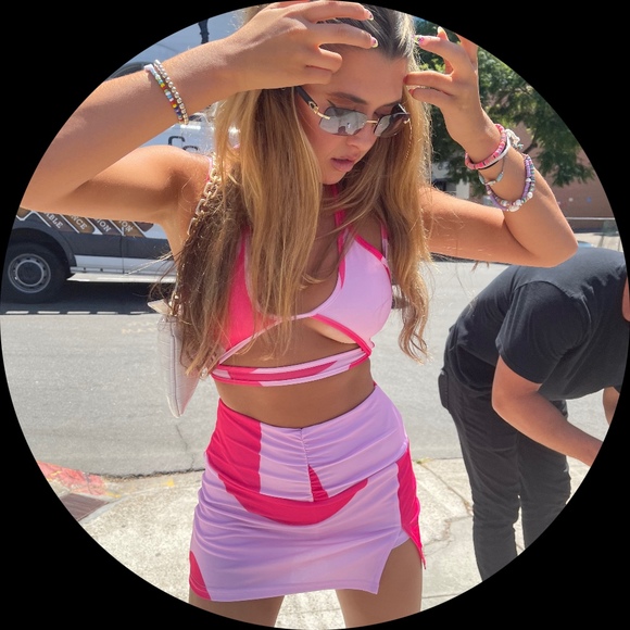 Profile Picture of Caitlin Pyle (@caitlinpylee) on Poshmark