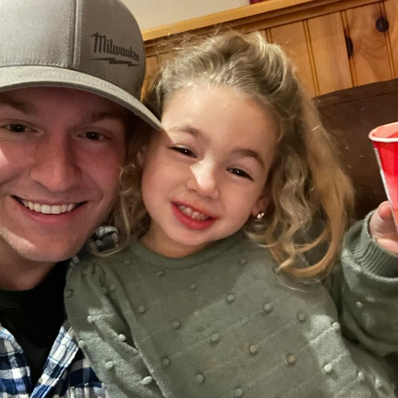 Profile Picture of Richard Gray (@richard207) on Poshmark