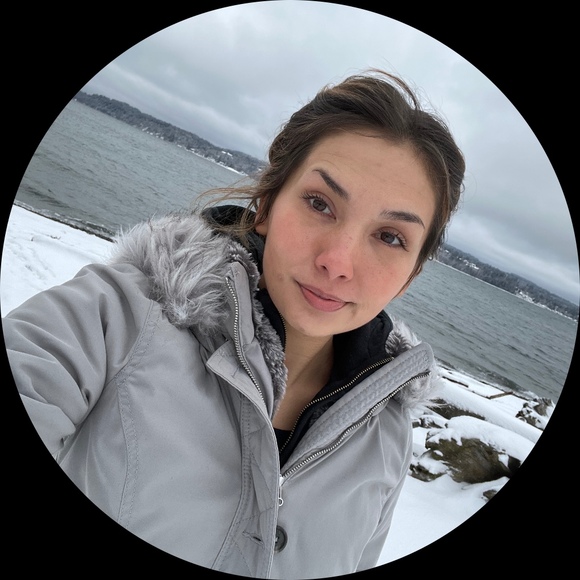 Profile Picture of Rene Spruiell (@renenoelani27) on Poshmark