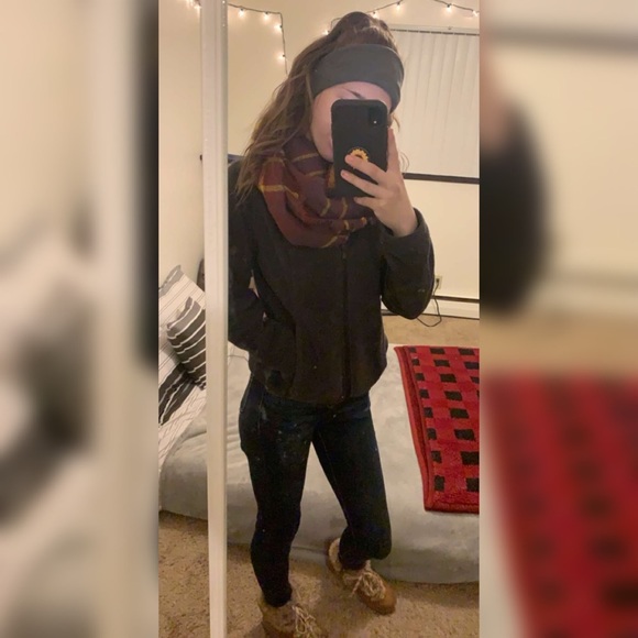 Profile Picture of Briana Krachtt (@follow_dreams) on Poshmark