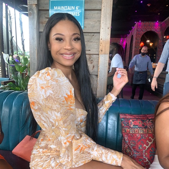 Profile Picture of Jaelyn Benyard (@jaelynbeekloset) on Poshmark