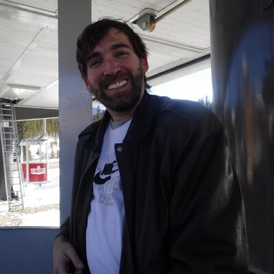 Profile Picture of Jon Hoffmann (@CamSaks) on Twitter