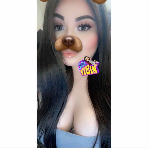 Profile Photo of Irene Irene (@queenirene909) on Poshmark