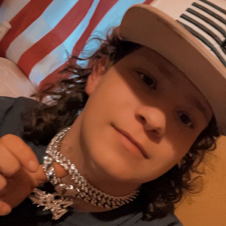 Profile Picture of I like blondes (@bryankiser933) on Tiktok