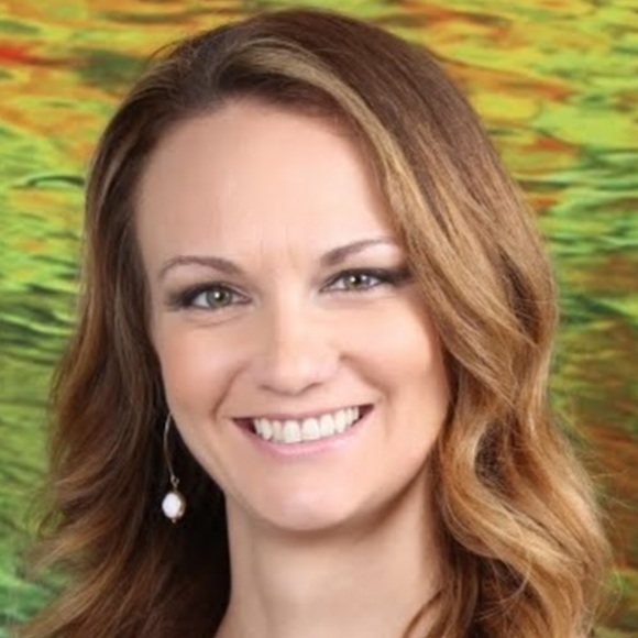 Profile Picture of Rachel Lanquist (@rachellanquist) on Poshmark