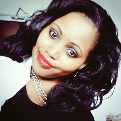 Profile Picture of Carol Blessings (@carolinamumbura) on Twitter