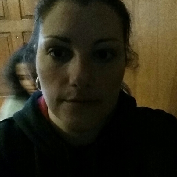 Profile Picture of Jennifer Trudell (@jet24fem) on Poshmark