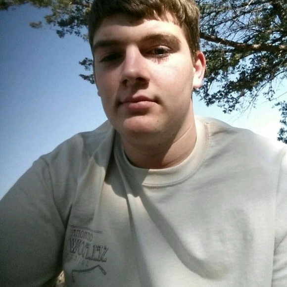 Profile Picture of Jeff Mcclure (@jeffmcclure00) on Poshmark