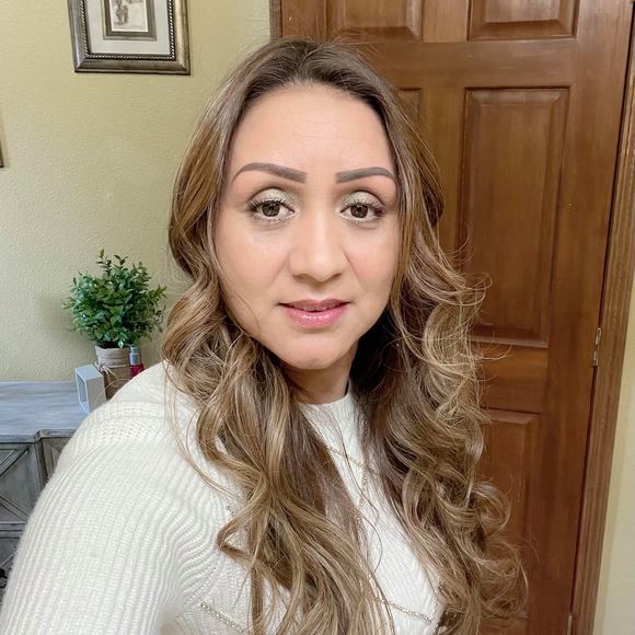 Profile Picture of Mayo Torreon (@mayotorreon) on Poshmark