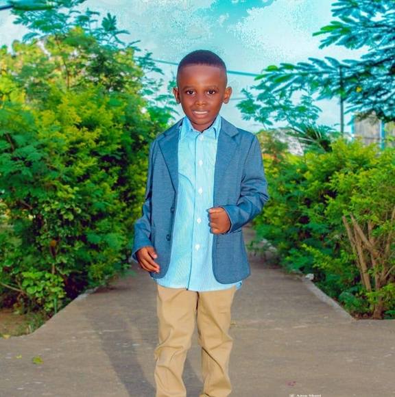 Profile Picture of Mark Queeley (@markpojah885) on Poshmark