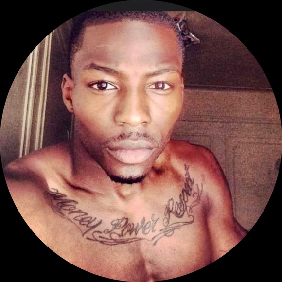 Profile Picture of Frankie Sharrock (@sharrocklord) on Poshmark