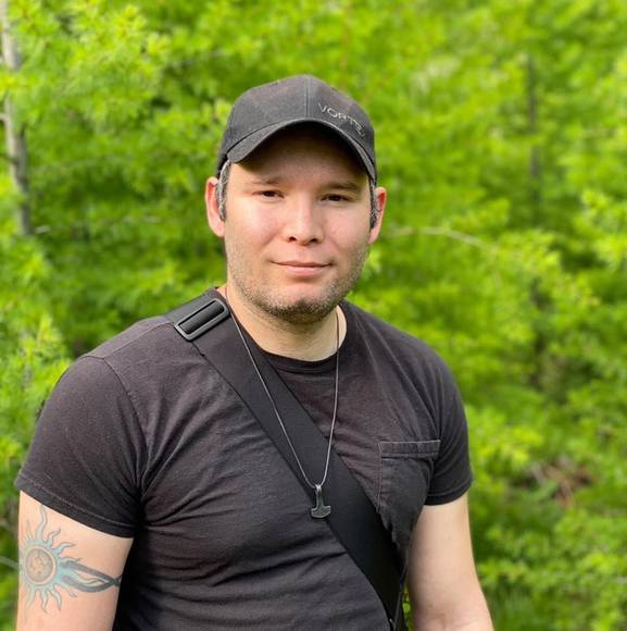 Profile Picture of Joshua Houle (@joshuahoule) on Poshmark