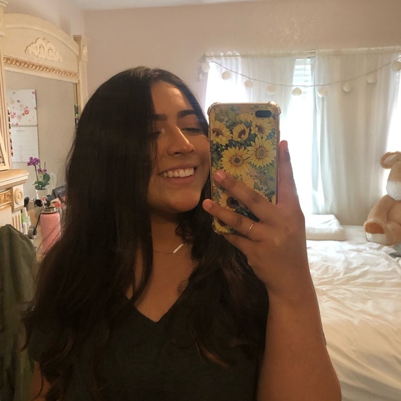 Profile Picture of Marissa Barrientos (@marissaberry) on Poshmark