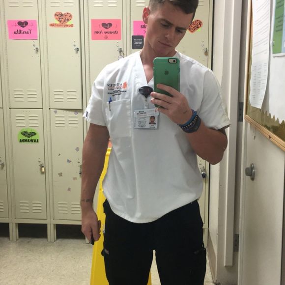 Profile Picture of Adam Reynolds (@areyno14) on Poshmark