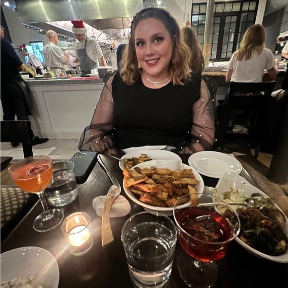 Profile Picture of Audrey Pearson (@audreypearso482) on Poshmark