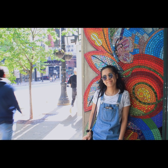 Profile Picture of Daniela Nava (@danielanava185) on Poshmark