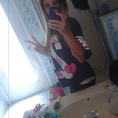 Profile Picture of Michelle Hetzel (@micheeee_) on Twitter