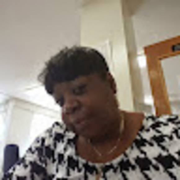 Profile Picture of Joanne Meeks-herbert (@smoochesjo) on Poshmark
