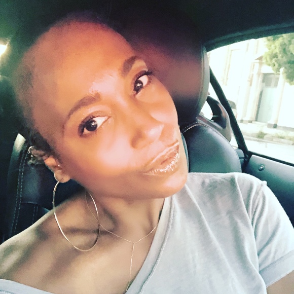 Profile Picture of Lisa Gibson (@lisag2229) on Poshmark