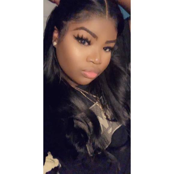 Profile Picture of Chyna Moore (@ebonyasiabasia1) on Poshmark