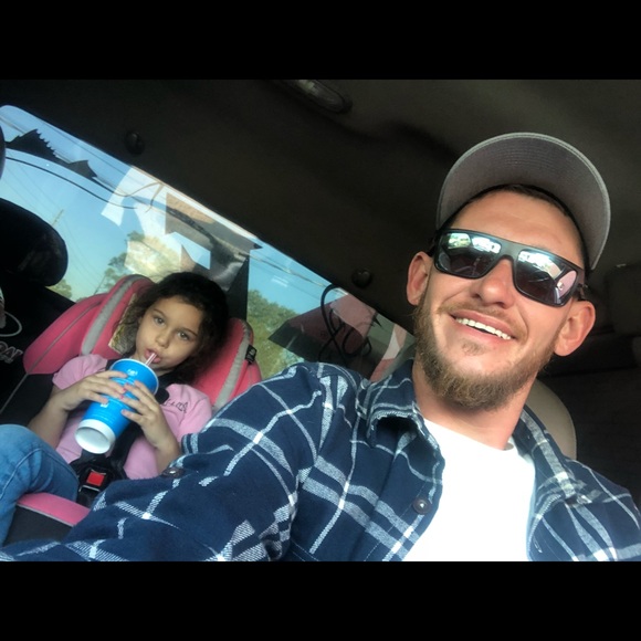 Profile Picture of James Hyatt (@jdhyatt87) on Poshmark