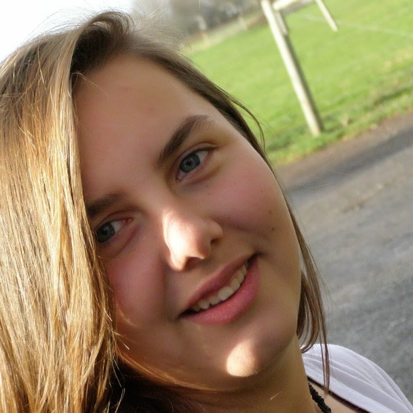 Clarice Baumbach - Poshmark Profile Picture of Clarice Baumbach (@claricebx) on Poshmark