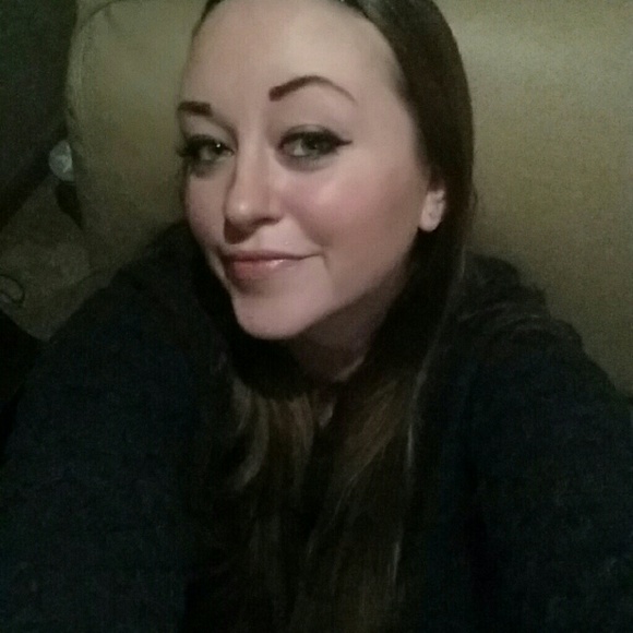 Profile Picture of Susan Soward (@w8ahminute2003) on Poshmark