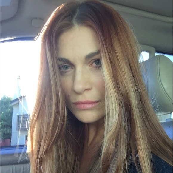 Profile Picture of Annie Narog (@annienarog) on Poshmark