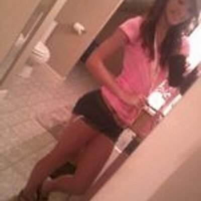 Profile Picture of Dino Cook (@Clara_TFf) on Twitter