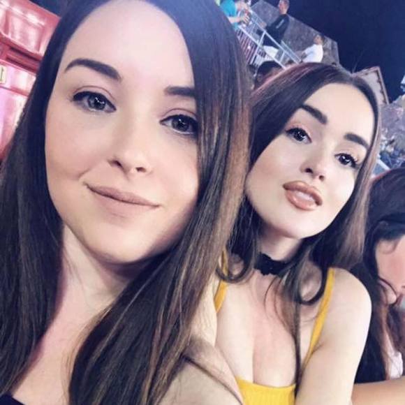 Profile Picture of Dee Moschino (@deemoschino) on Poshmark