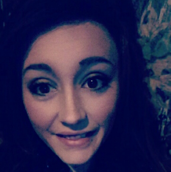 Profile Picture of Traci Garriott (@garriotttraci1) on Poshmark