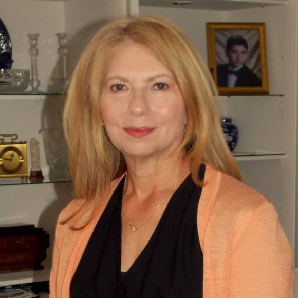 Joanna Langfield - Poshmark Profile Picture of Joanna Langfield (@jolang2) on Poshmark